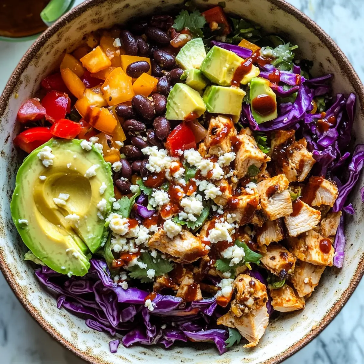 Chipotle Hähnchen gehackter Salat für Meal Prep